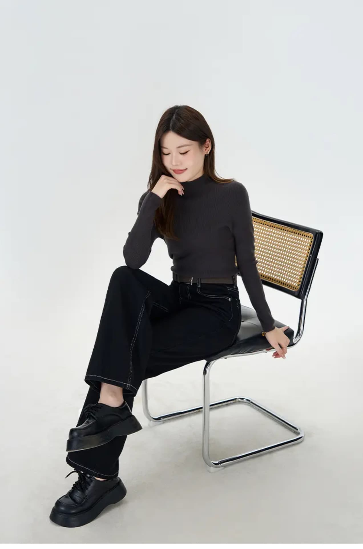 ストレートデニム 落ち着きのある大人のゆとりデニム
