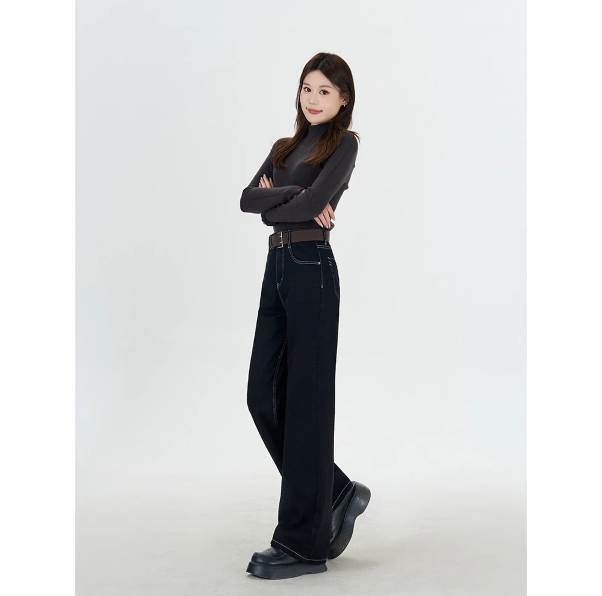 ストレートデニム 落ち着きのある大人のゆとりデニム