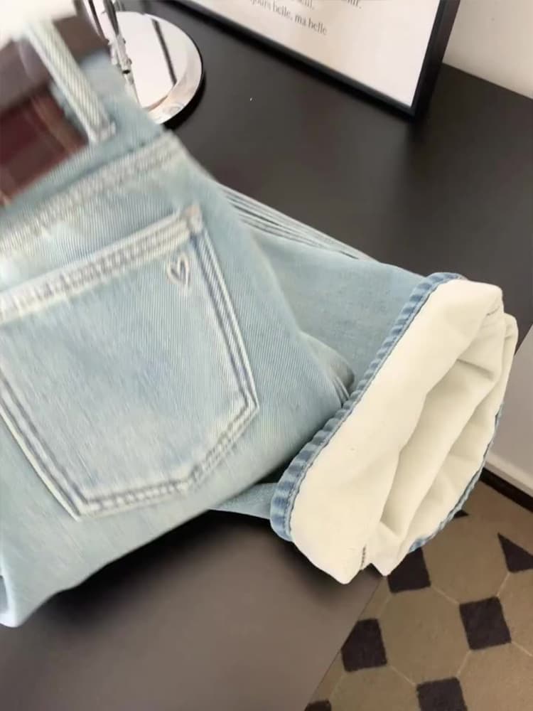 ハートワンポイントストレートデニム