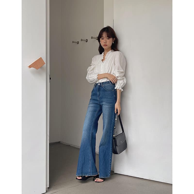 ストレートデニム 大人可愛いフレアデニム