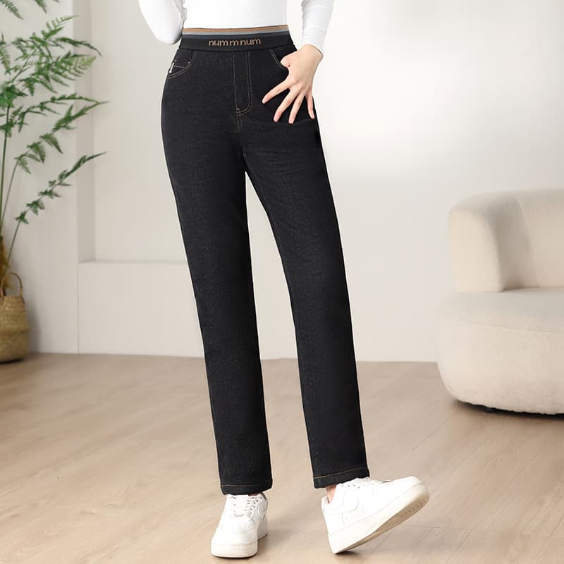 すっきりシルエット美脚ストレートデニム