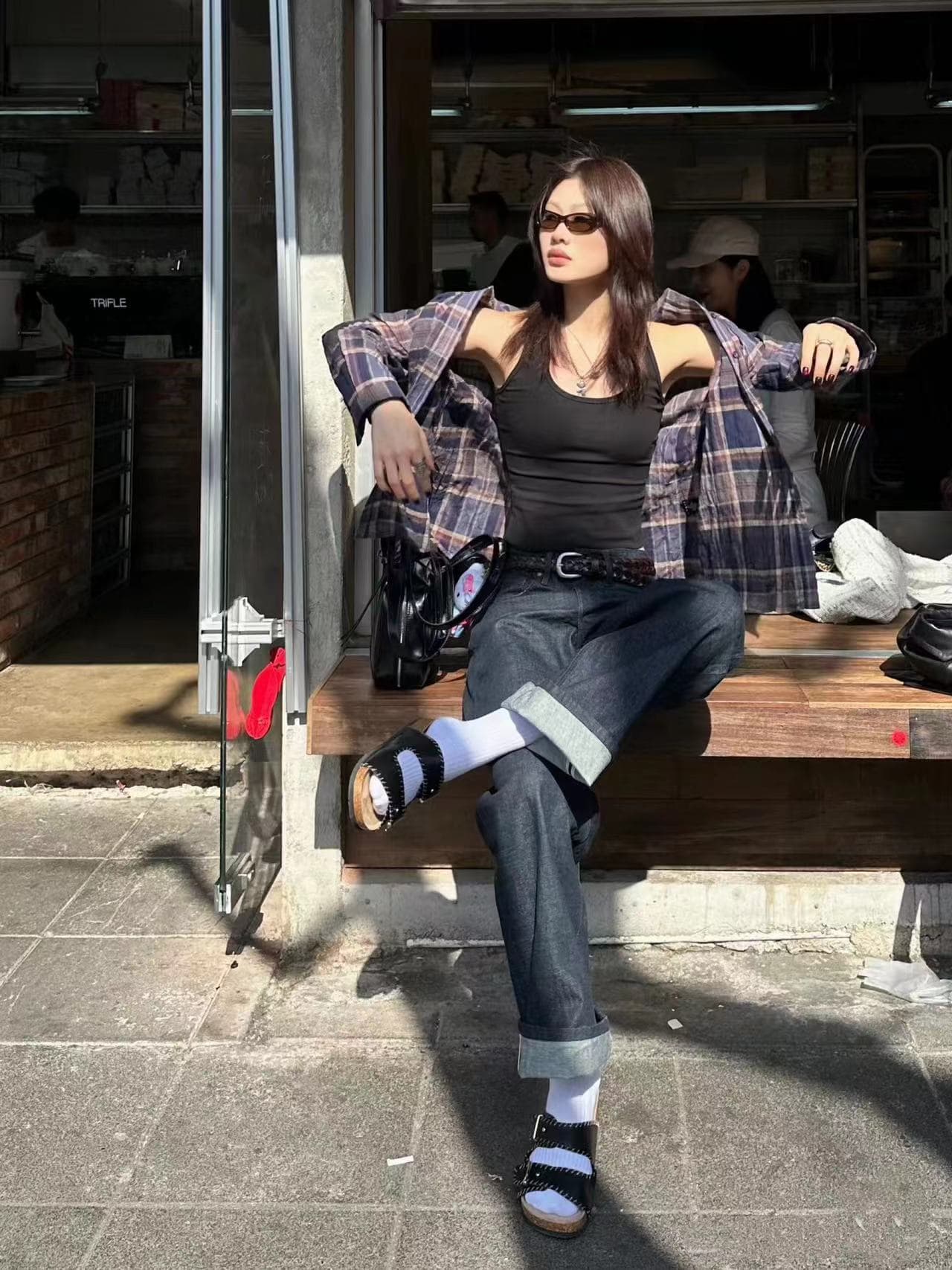 見た目美人シンプルストレートデニム