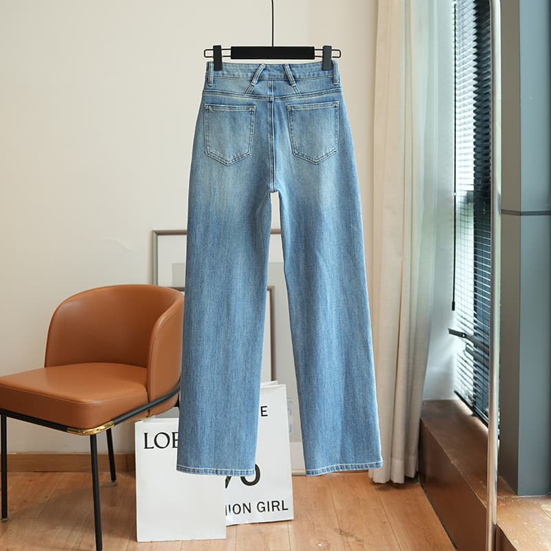 すっきりシルエット ストレートデニム