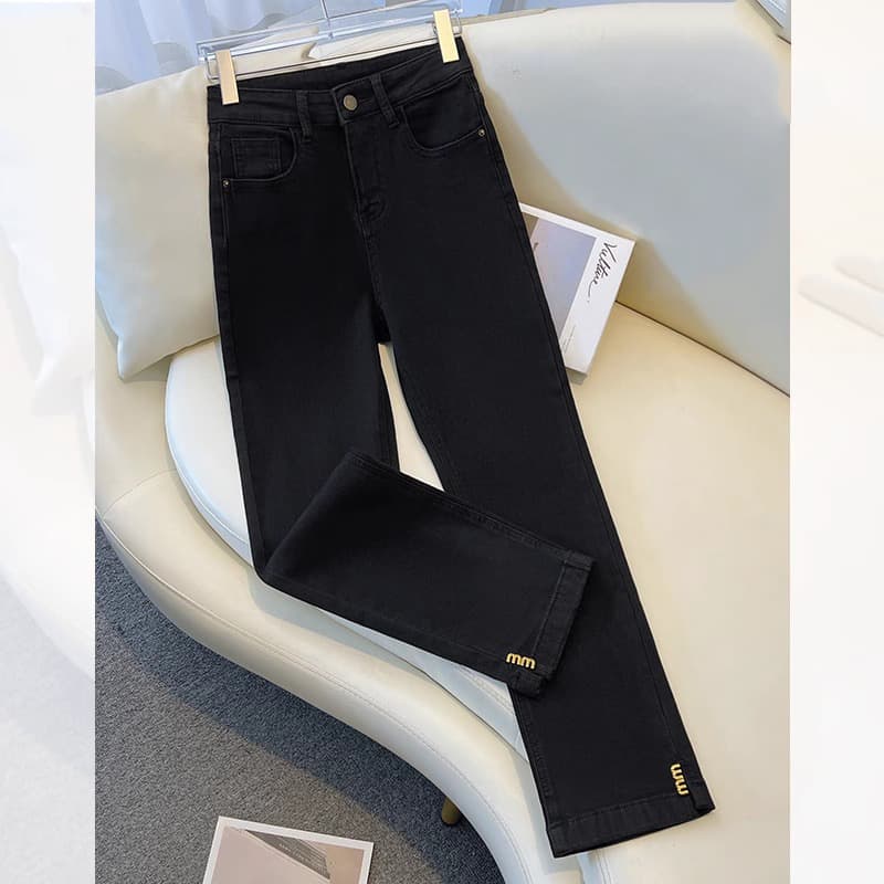 シンプルロゴ入りストレートデニム
