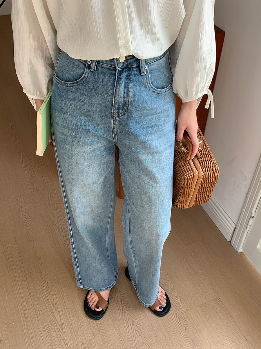 ゆったりシルエット リラックスストレートデニム
