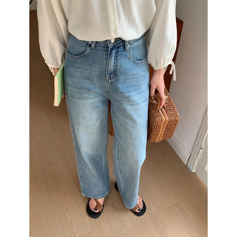 ゆったりシルエット リラックスストレートデニム
