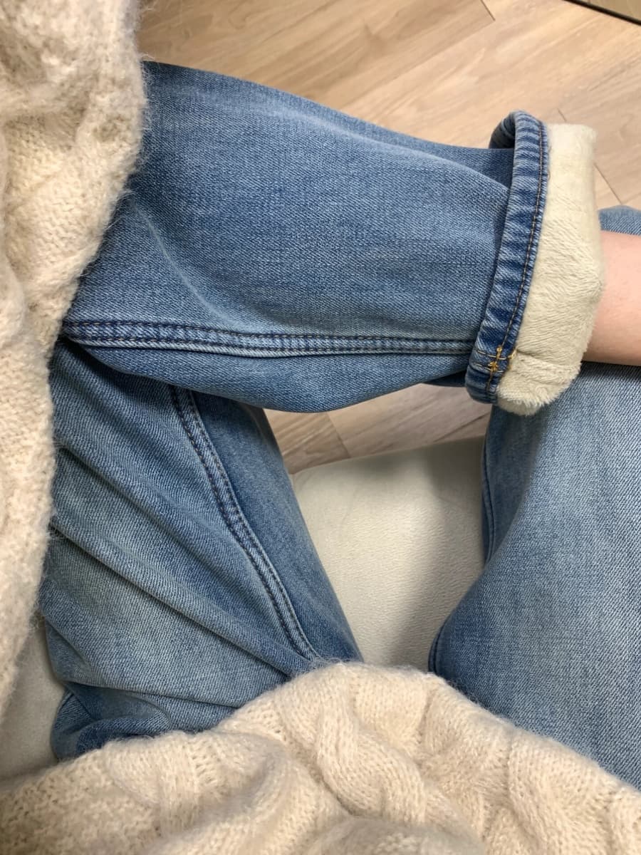裏ボアストレートデニムパンツ